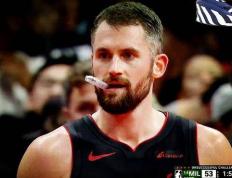 【168NBA】双星闪耀！字母哥33分10篮板，利拉德32分，雄鹿末节击溃热火晋级