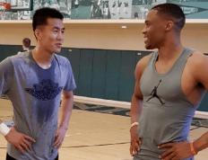 篮球NBA:去你的篮球梦！看完这6张照片 普通人会打消进NBA的念头