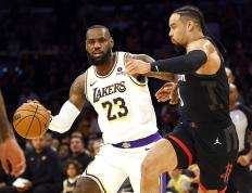 168NBA-湖人主场赢火箭，詹姆斯身边终于有了足够的帮手