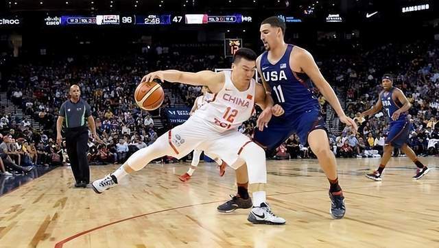 NBA球员:李根谈背打克莱失败:他是NBA防守一阵球员 要打得动他我就打NBA了