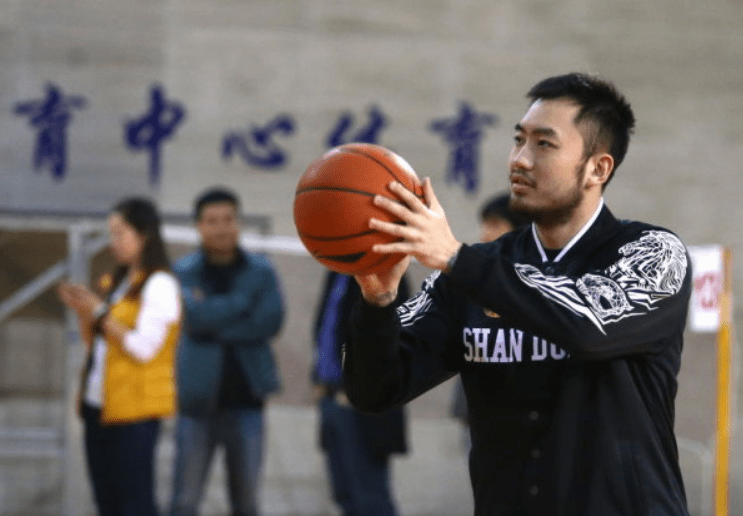 NBA球员:愈挫愈勇？睢冉不后悔当经纪人：想自己培养NBA球员 骂我是好事