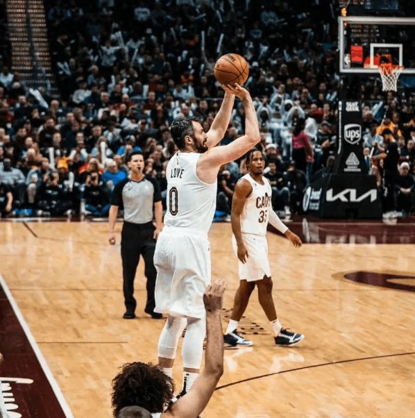 NBA现役最强白人排名前五：里弗斯上榜，东契奇第二