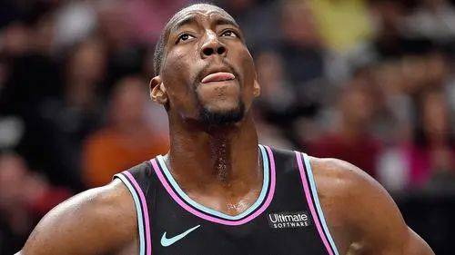 168NBA-第一中锋！联手狂砍56分！恩比德你怕了么？