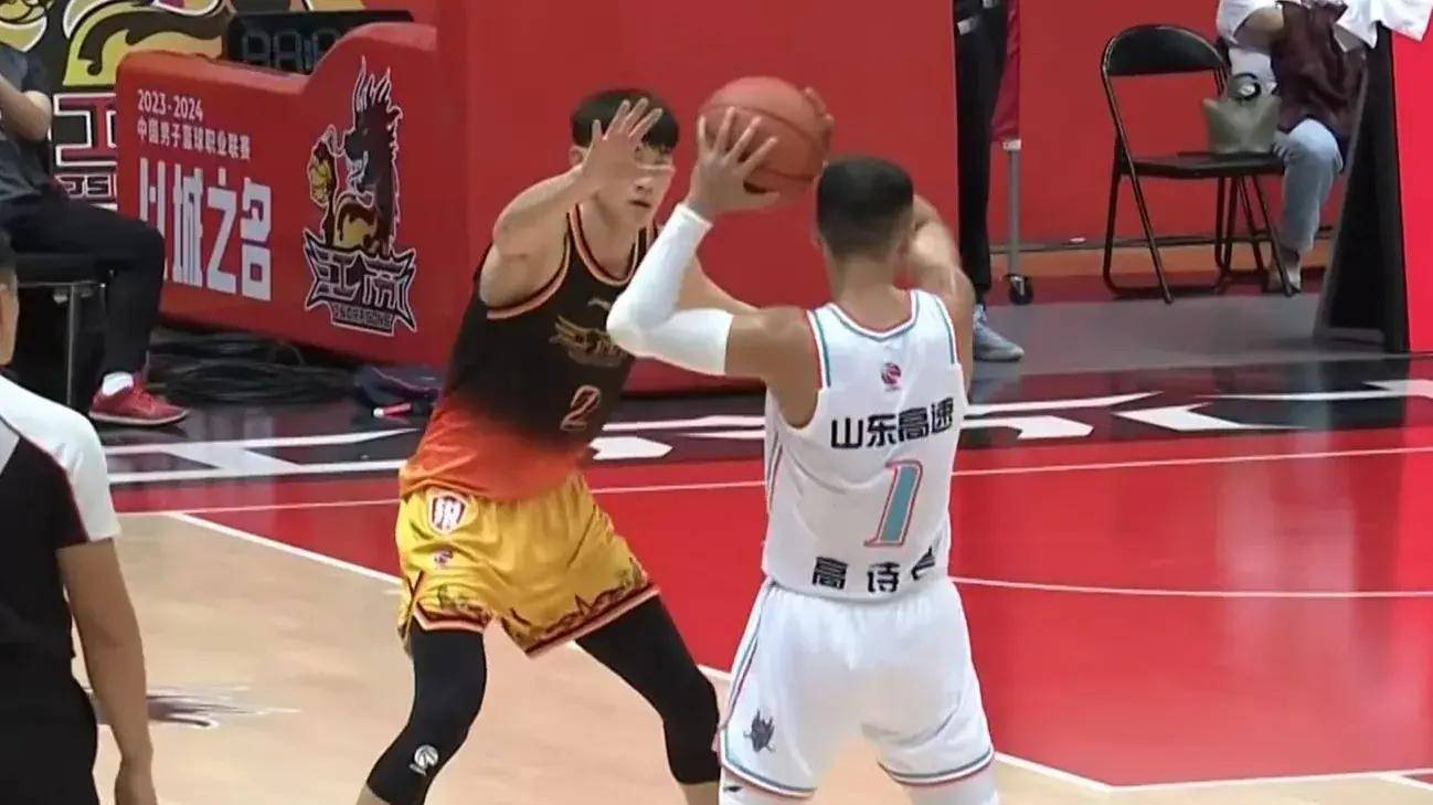 168NBA-2分险胜！CBA新赛季首个绝杀诞生：山东3连败，丁伟帅位岌岌可危