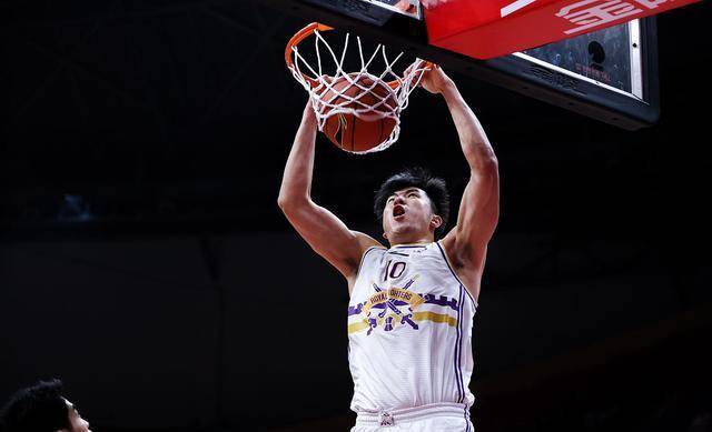 168NBA-深圳5人得分上双豪取两连胜！萨林杰32+11，肘子空砍23+6状元12+7