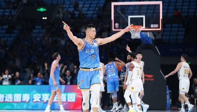 【168NBA】晚上19点！CBA4年3冠队意外决定，外教背锅下课，京城一哥或不保