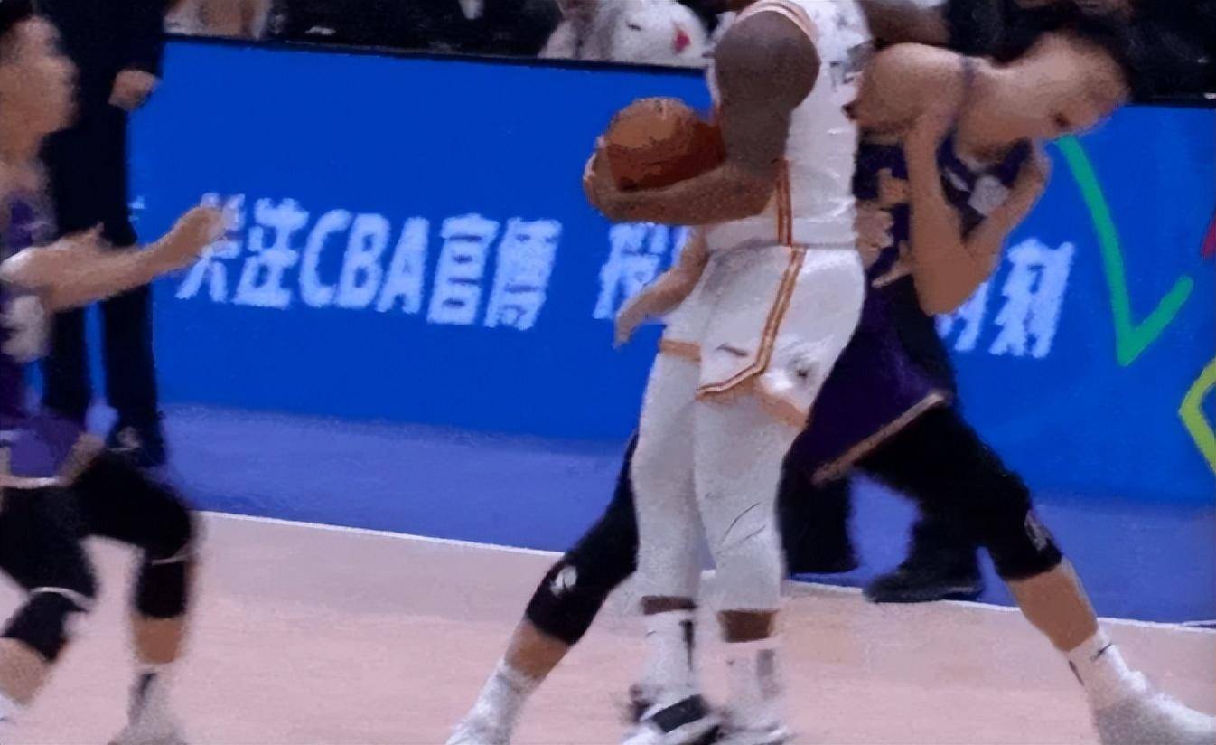 【168NBA】CBA又一最脏外援！曾4次严重伤人不违体，媒体呼吁：应严查严惩了