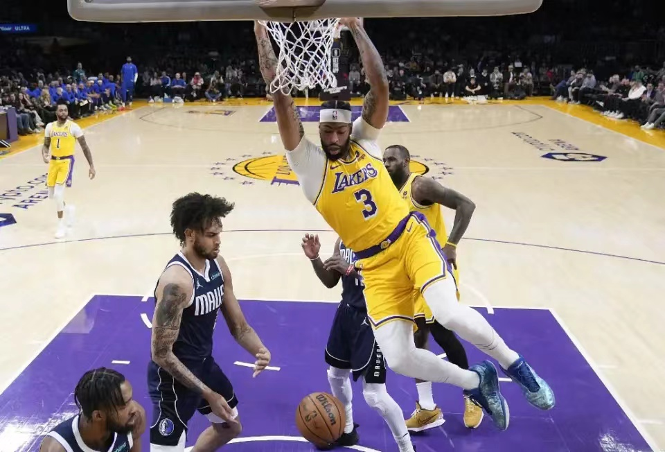 【168NBA】NBA：骑士大胜雄鹿，老鹰绝杀魔术，湖人轻取独行侠