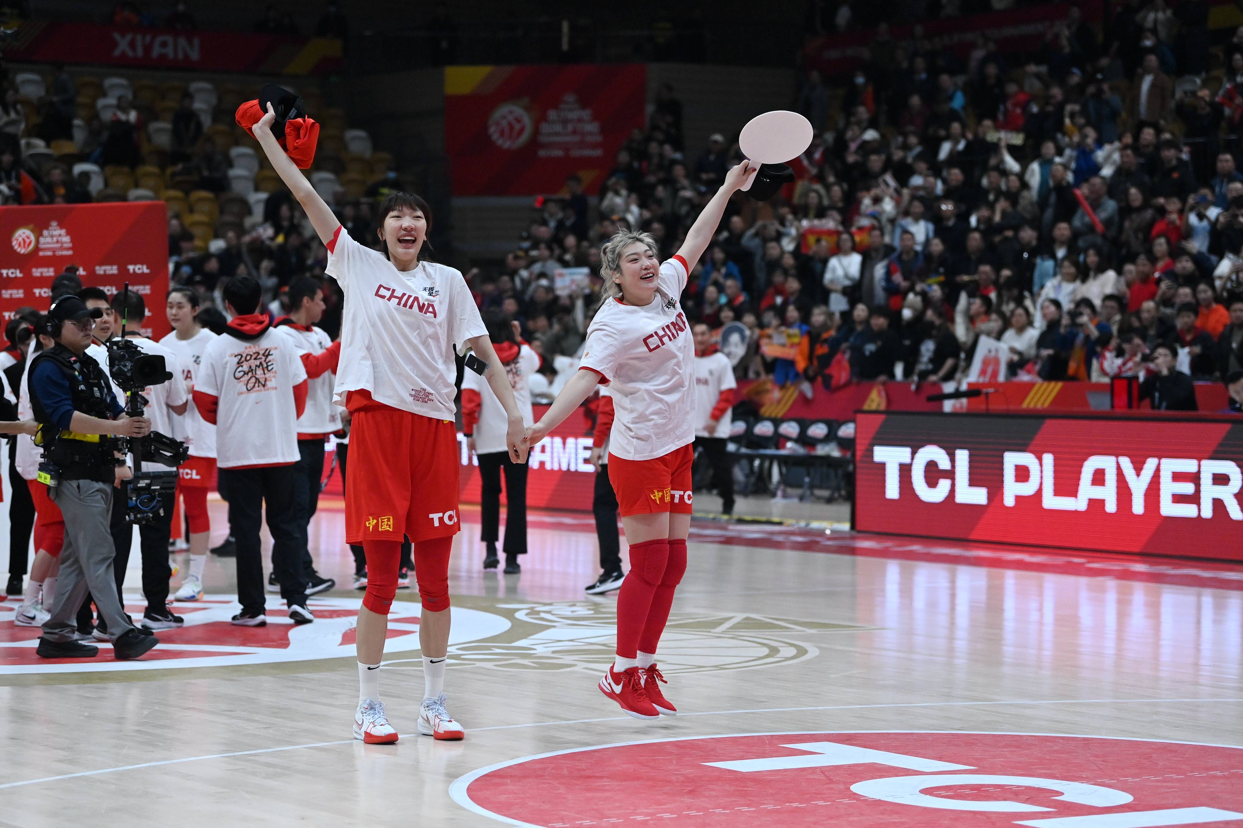 【168NBA】追光 | 中国女篮，这有一张奥运会“门票”请查收