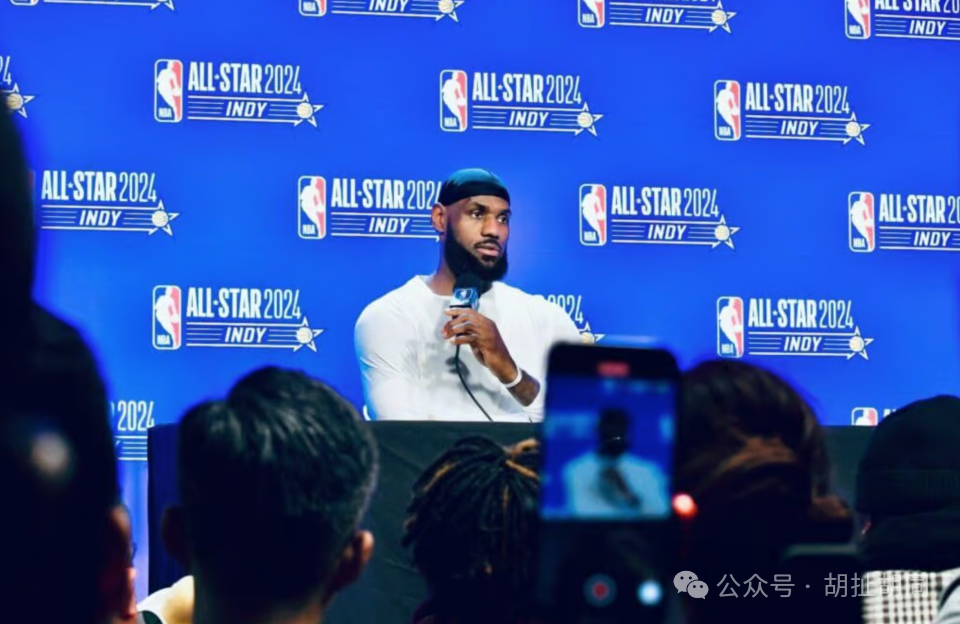 【168NBA】把舞台留给年轻人！詹姆斯从全明星“退役”