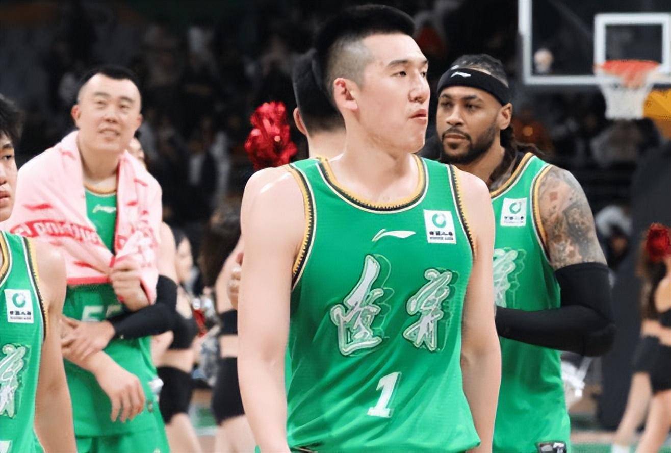 【168NBA】CBA第一窝里横！亚预赛0分，联赛怒砍19+8，球迷：之后别征招他了