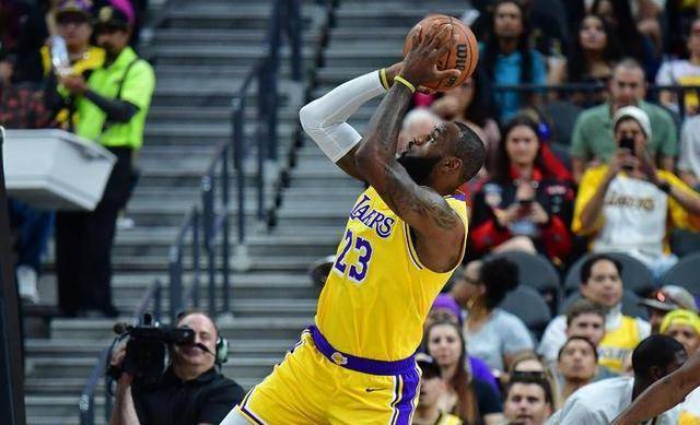 【168NBA】NBA常规赛：雪耻心切，湖人火力共振剑指76人