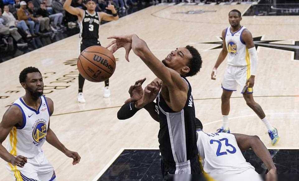 【168NBA】勇士复仇马刺，克莱21 2 2梦回巅峰，库里缺阵！文班空砍2