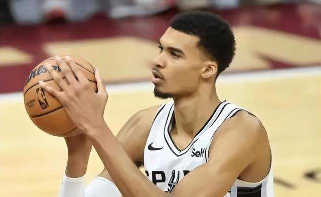 【168NBA】西部排名大洗牌！太阳重返前六，湖人紧追鹈鹕，勇士地位稳固。