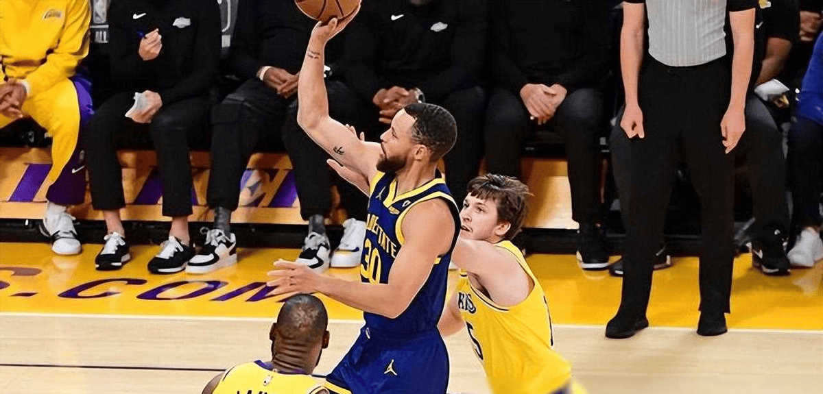 【168NBA】湖勇大战勇士，湖人完胜！两队实力悬殊，水花50分压倒性优势