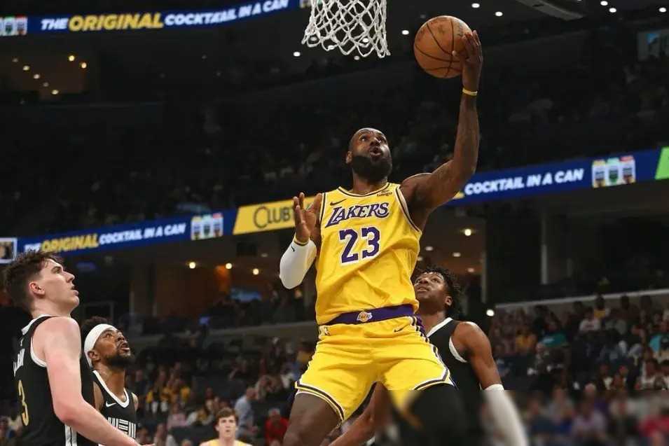 【168NBA】湖人击败灰熊，部分球员评分如下：满分2人，及格5人，崩盘2人