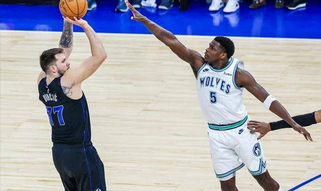 【168NBA】东契奇绝杀戈贝尔，独行侠18分逆转森林狼