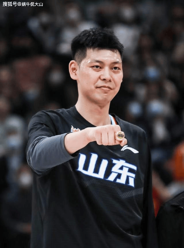 【168NBA】本以为离去辽宁队能起飞，却成了CBA混子，烟酒不离身无球可打