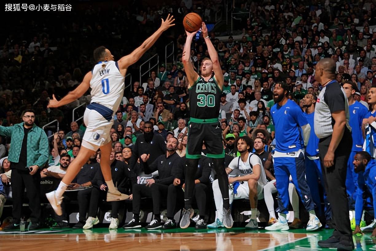 【168NBA】凯尔特人有意留下侧翼投手，他们会执行下赛季的球队选项吗？