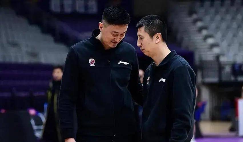 【168NBA】刘炜周鹏执教新疆深圳，两个菜鸟教练在CBA很难成功