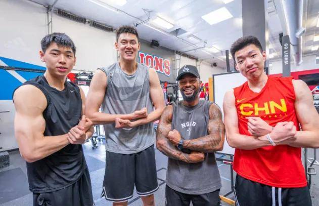 【168NBA】拿下NBL大合同！余嘉豪，牛掰！中国男篮首发核心真有能耐……