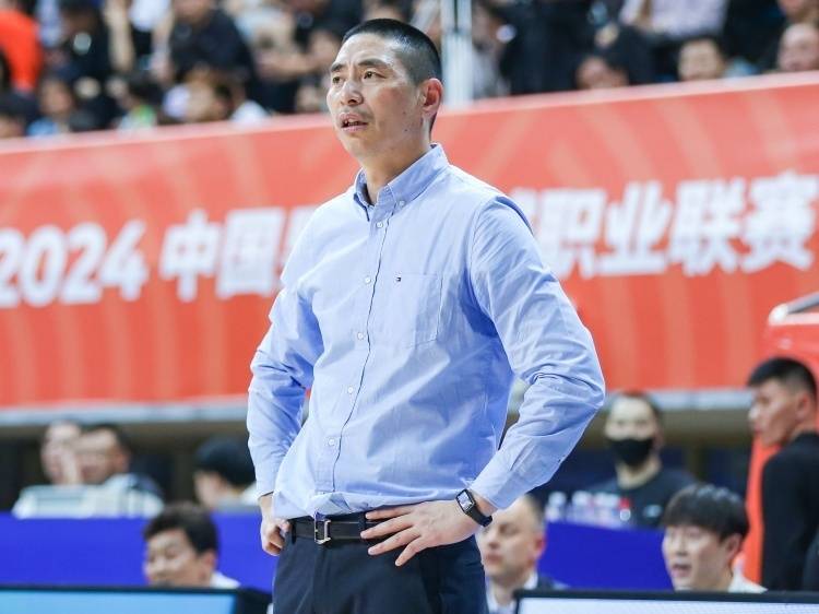 【168NBA】CBA动态｜北京队和赵岩昊沟通 辽篮悍将退役 中国男篮恐再集结