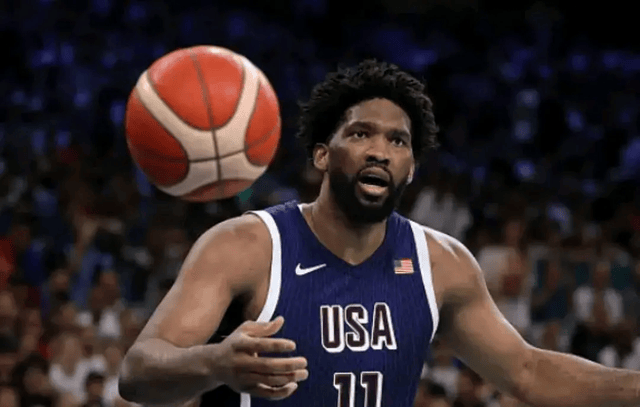 【168NBA】美国男篮大胜塞尔维亚两人失意，恩比德堪称卧底，库里难比詹杜