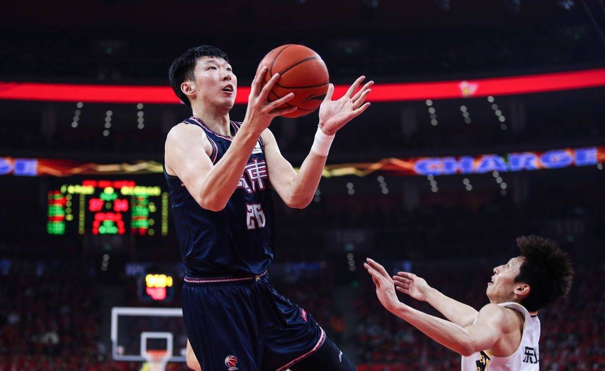 【168NBA】CBA近期交易翻天，周琦加盟北京男篮，状元陈盈骏也入局，或夺冠