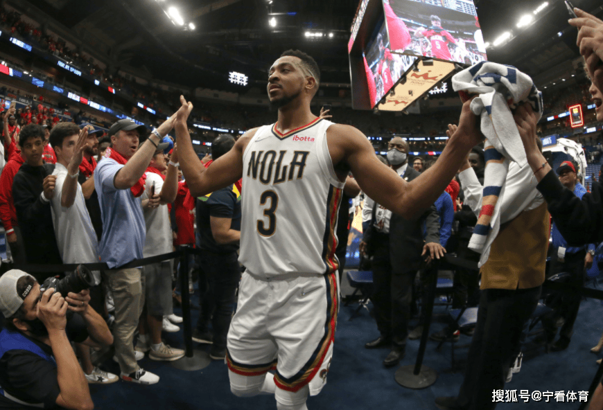 【168NBA】湖人3换1，又看上鹈鹕的麦科勒姆，鹈鹕也想要里夫斯