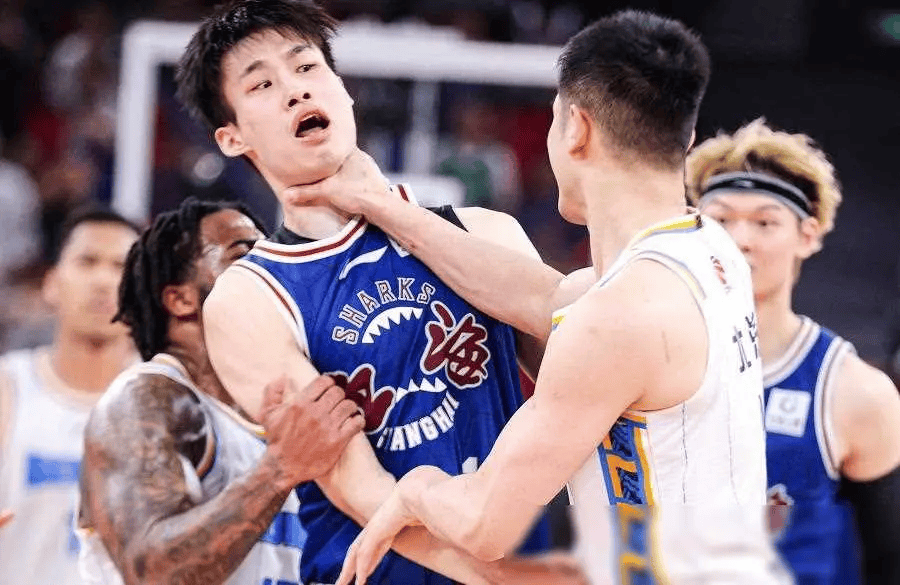 【168NBA】外援4节7人次还是太保守？混子仍可以磨洋工，球迷：不如NBL