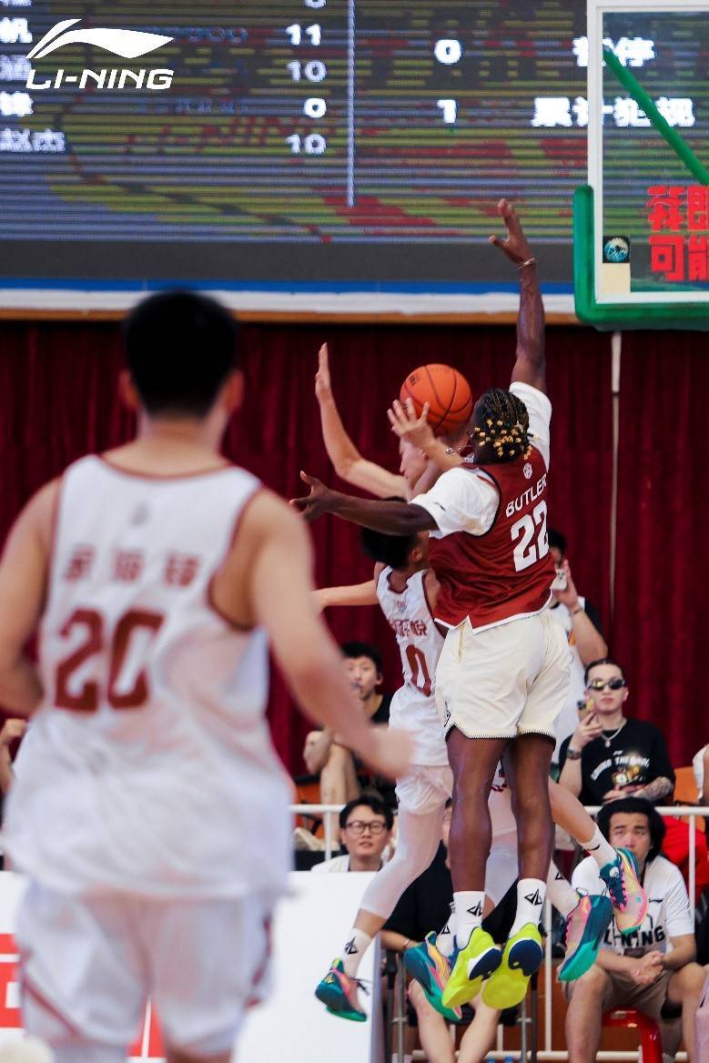 【168NBA】当巴特勒现身中学生开学典礼，一场属于中国青少年的篮球洗礼