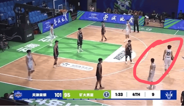 【168NBA】重磅曝光！中国篮球两大荒唐瞬间，裁判乱吹成笑柄，职业队自废武功