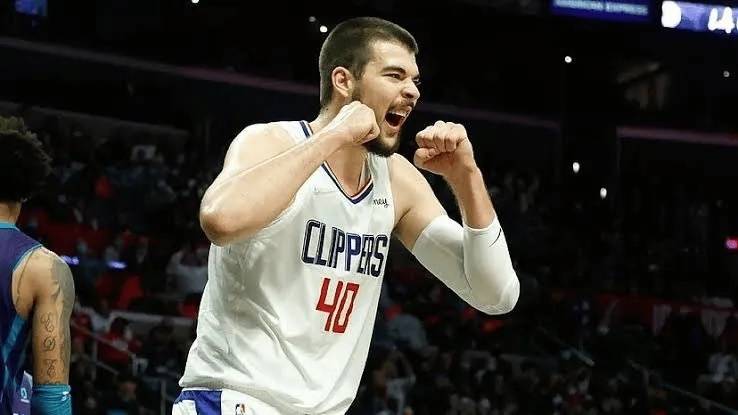 【168NBA】168NBA早报｜湖人开局被看衰 马龙和管理层不合 戈贝尔回怼奥胖