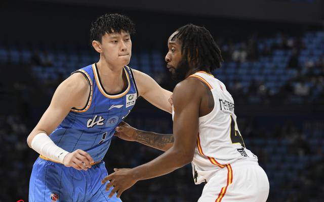 【168NBA】退役吧！CBA两届MVP无球可打，白混2年是极限，周琦经纪人尽力了